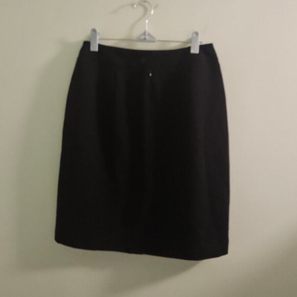 Petite Joneswear Essentials Black Minimalist Office Skirt Size 6P - Picture 2 of 6